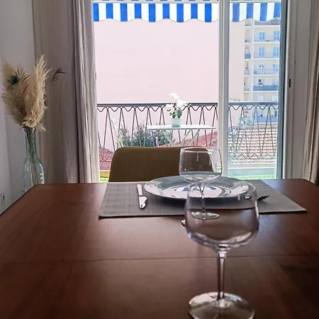 Moderne - Port De Apartment Nice
